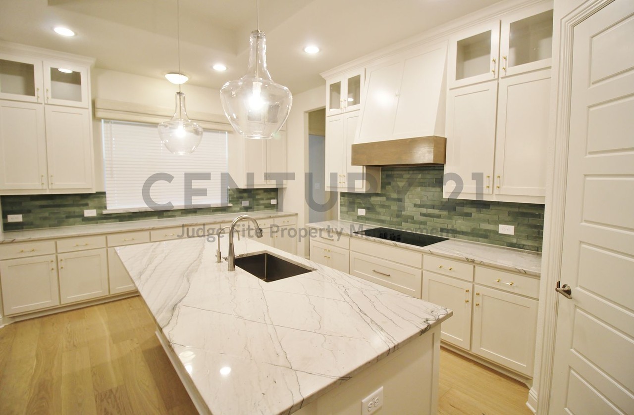 31 Jacey Ct - Photo 5 of 34