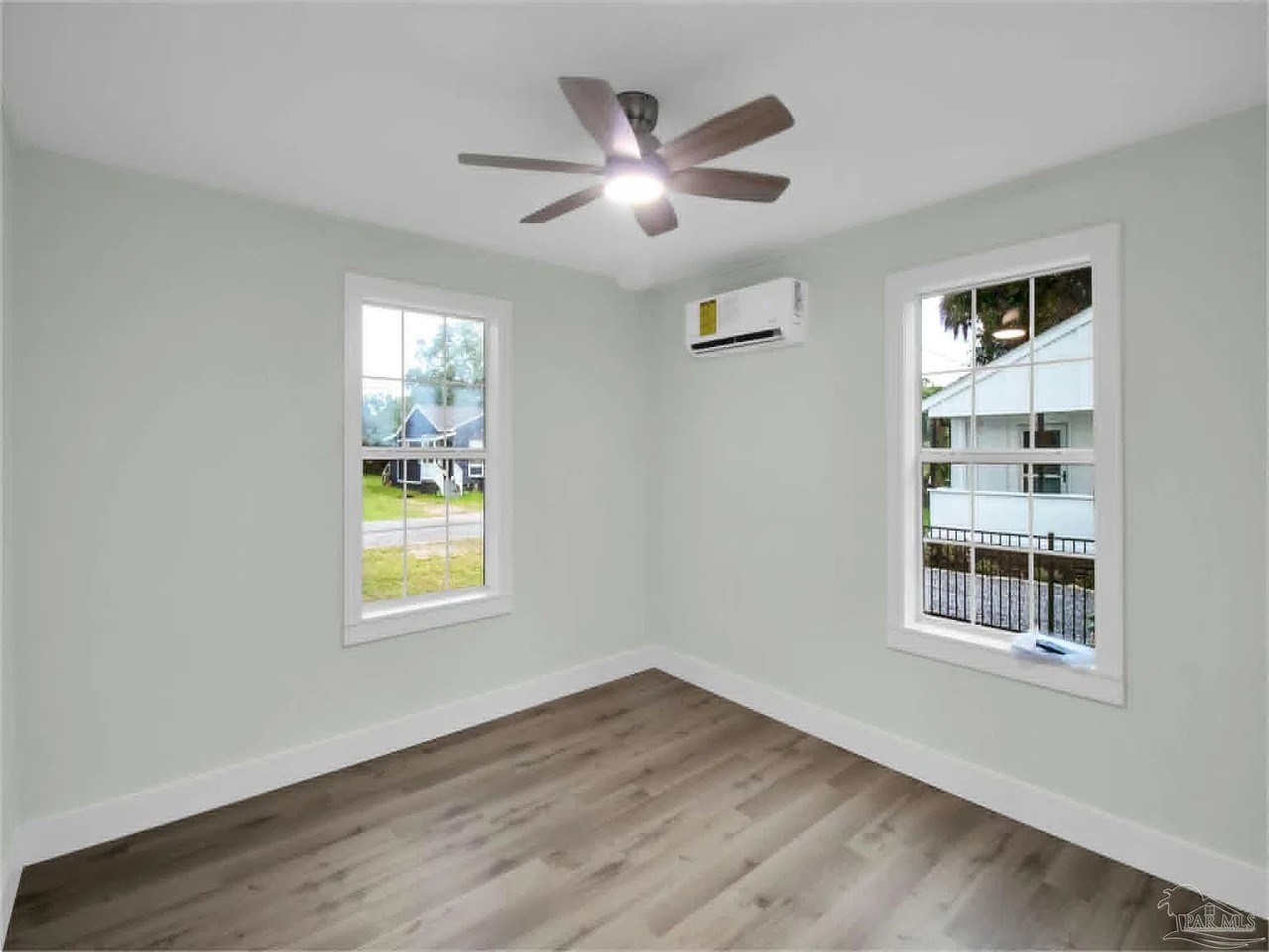 7 E Carver Dr - Photo 2 of 14