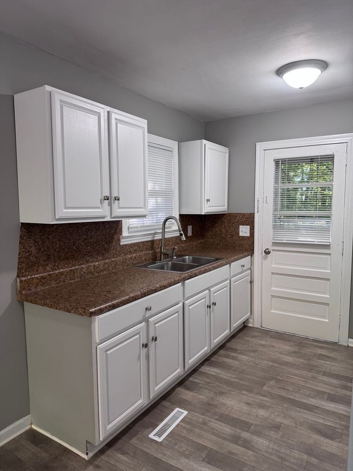 506 Stowe Ave - Photo 5 of 19