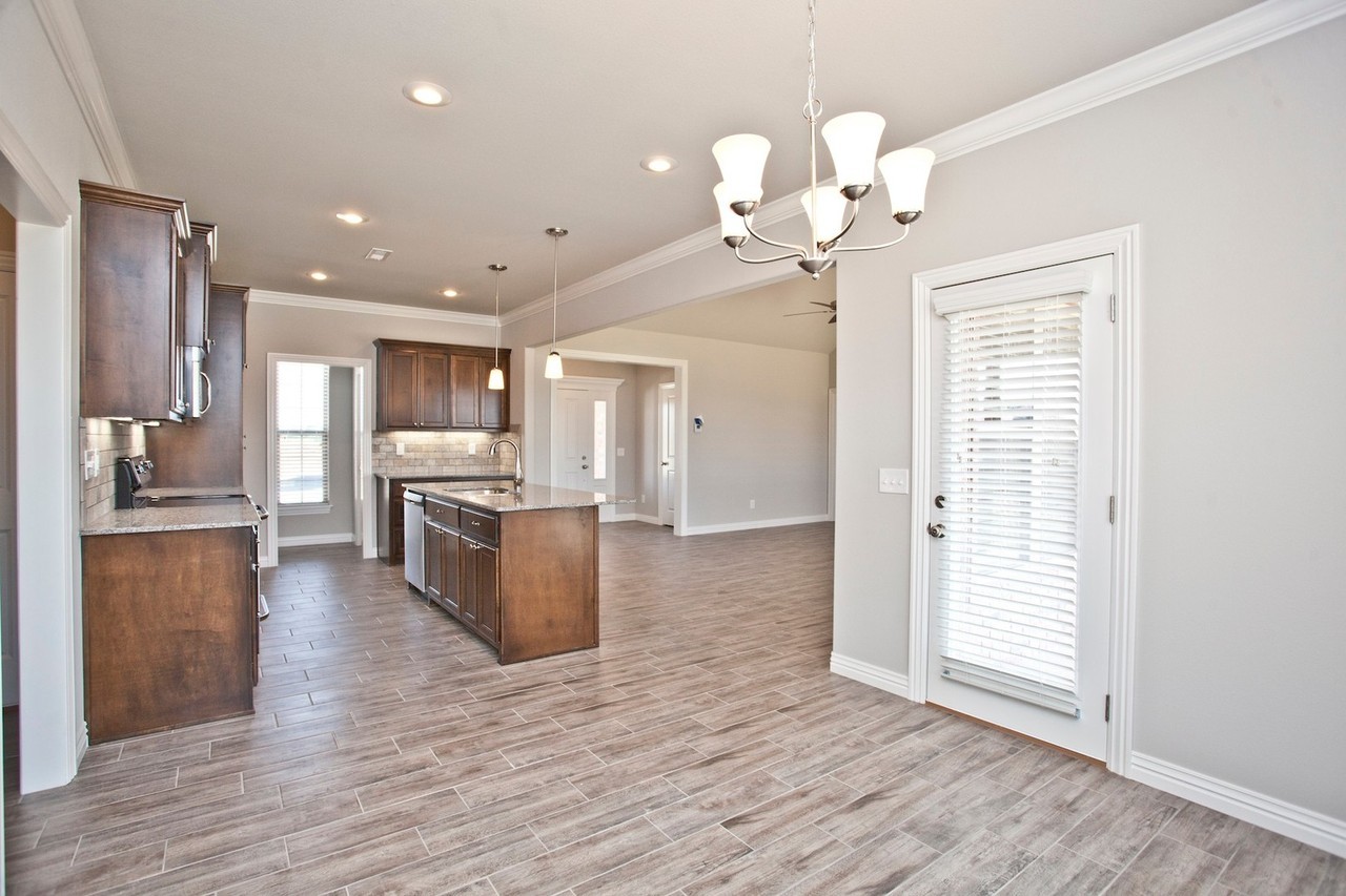1003 Taylor Ln - Photo 6 of 30