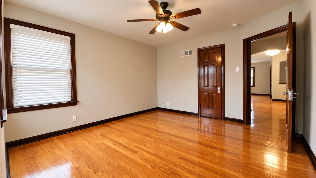 6326 -28 Sutherland - Photo 6 of 12