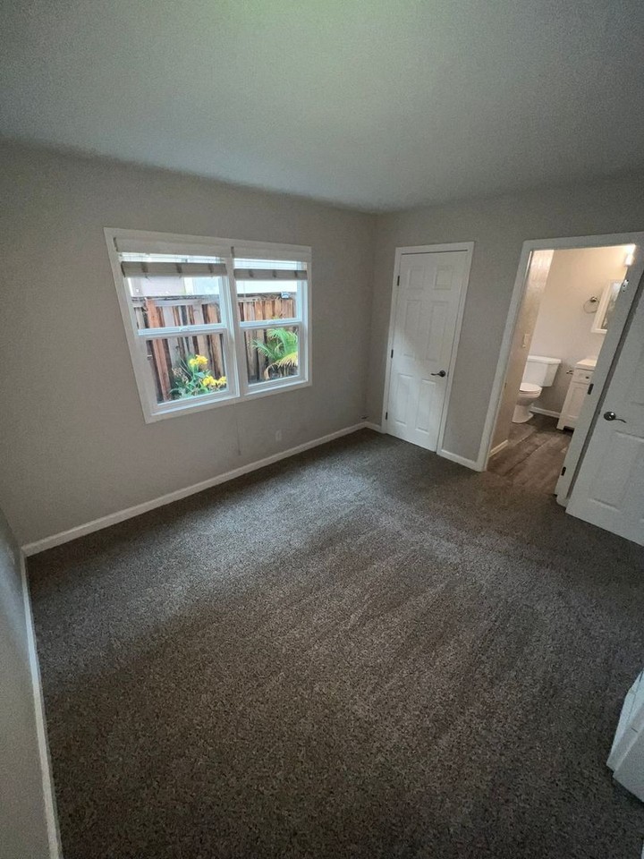 012 - 370 N Fair Oaks Ave - Photo 6 of 12