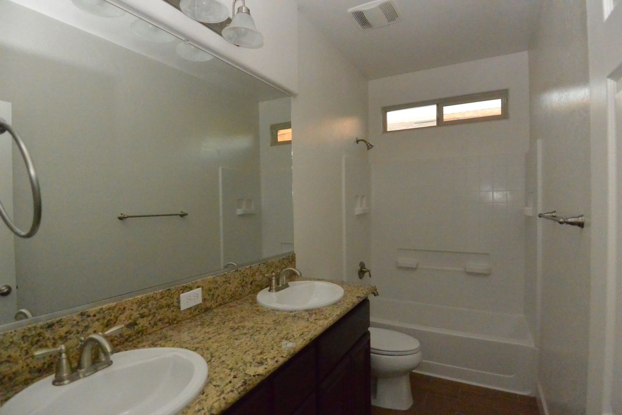 3917 E Harter Ct - Photo 2 of 16