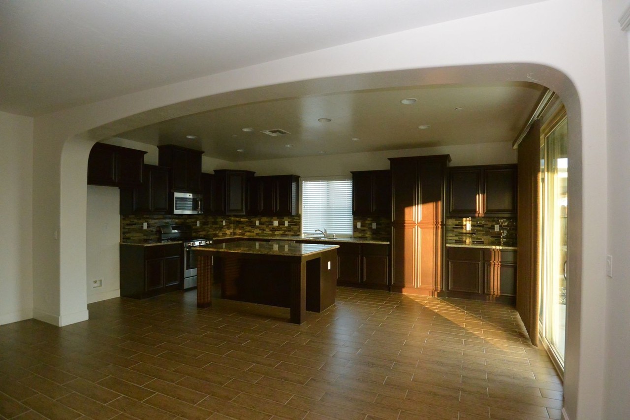 3917 E Harter Ct - Photo 4 of 16