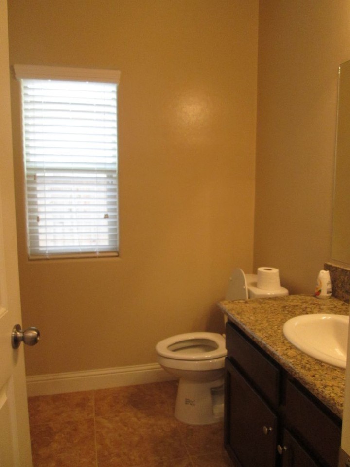 10323 Alondra Dr - Photo 4 of 8