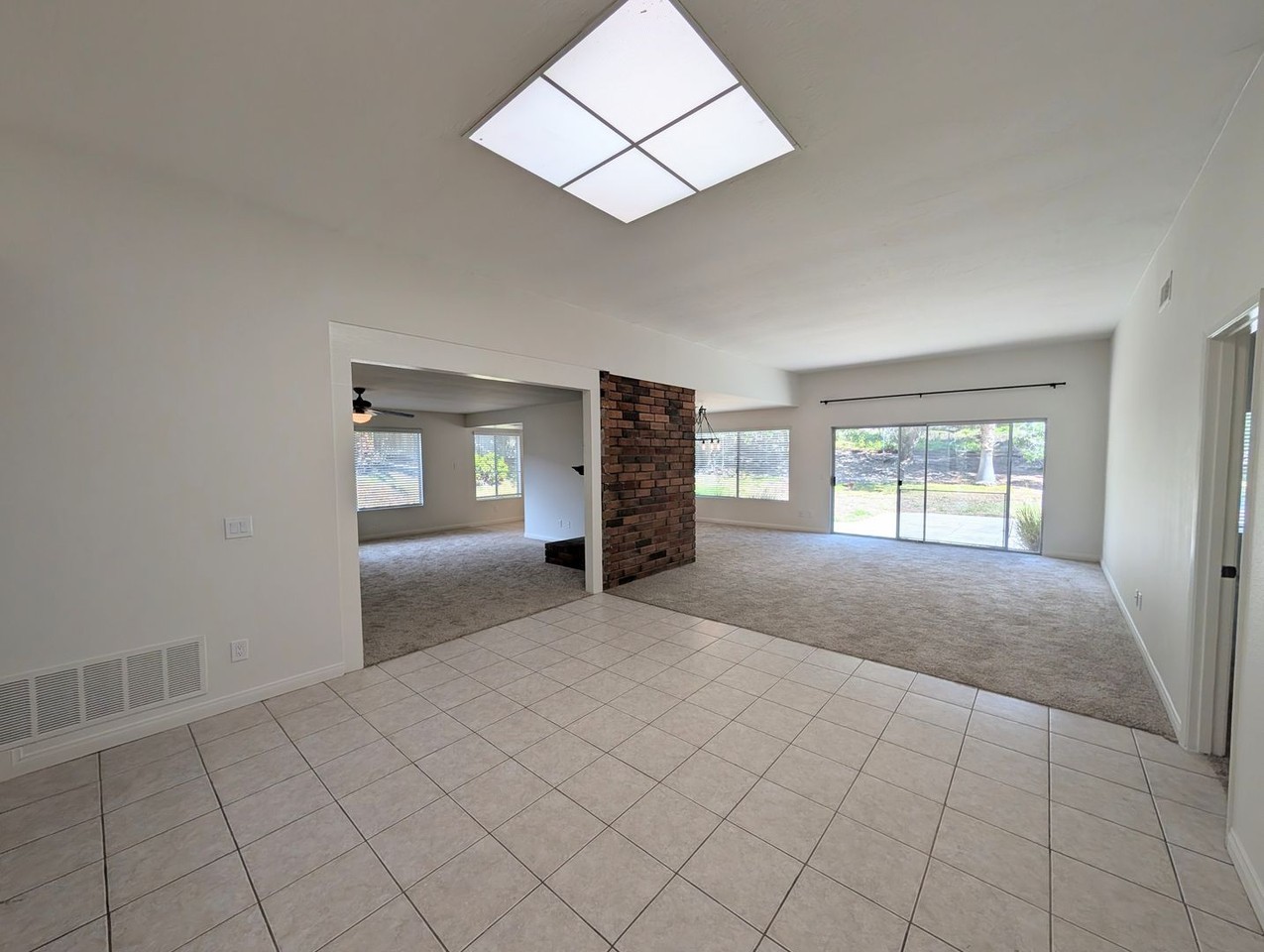 2042 Valley Rd - Photo 6 of 22