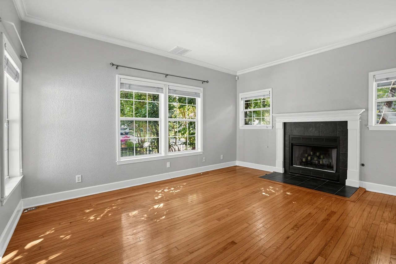 317 Corona Ave - Photo 3 of 24