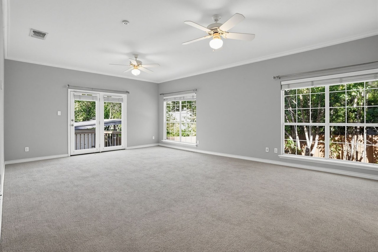 317 Corona Ave - Photo 7 of 24