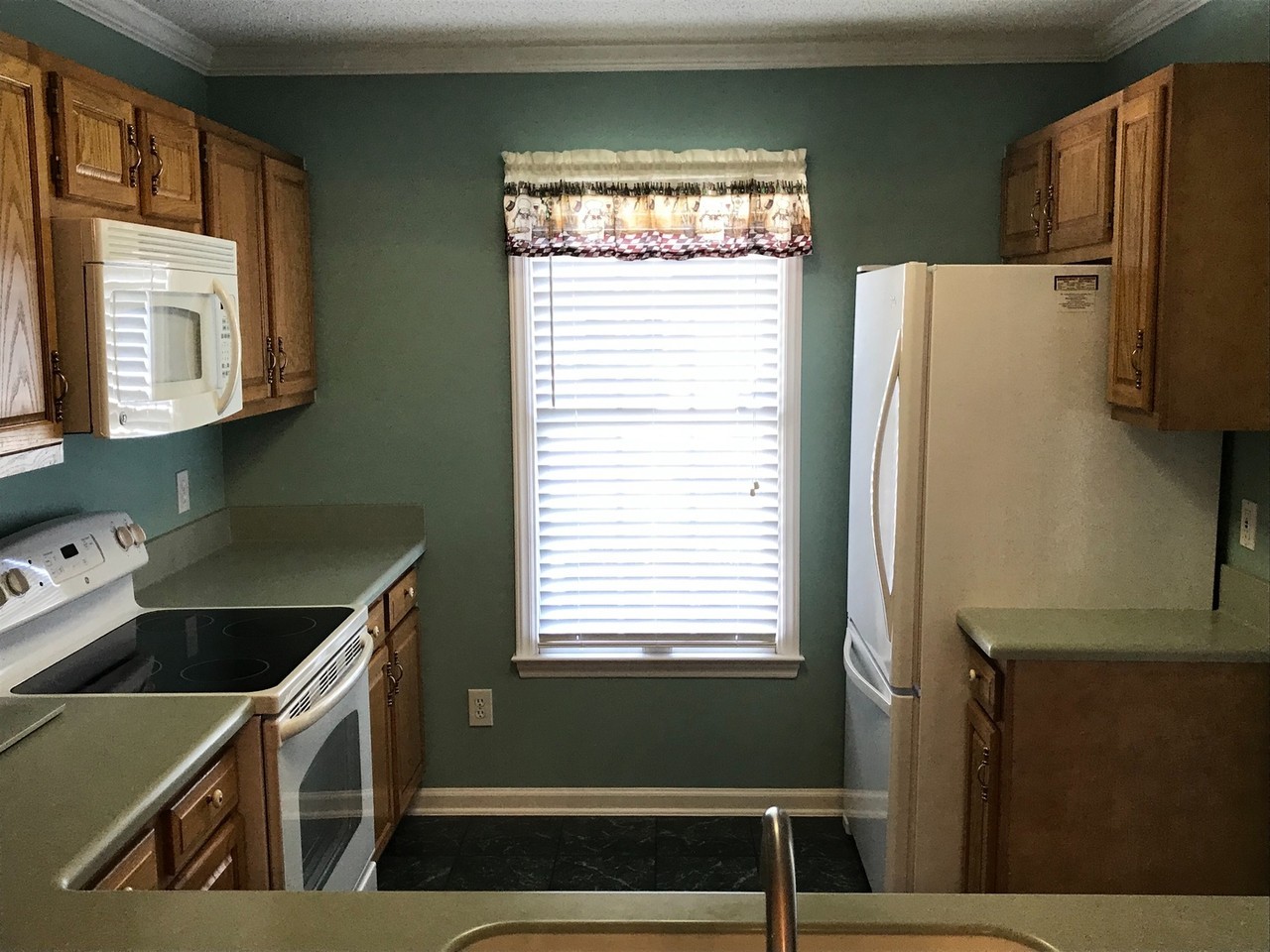 2816 Maple Ave Apt D - Photo 4 of 11