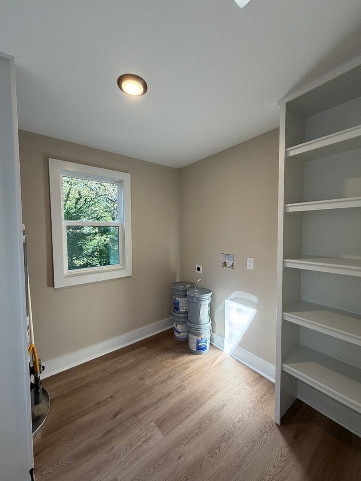 1507 Pollock St - Photo 7 of 11