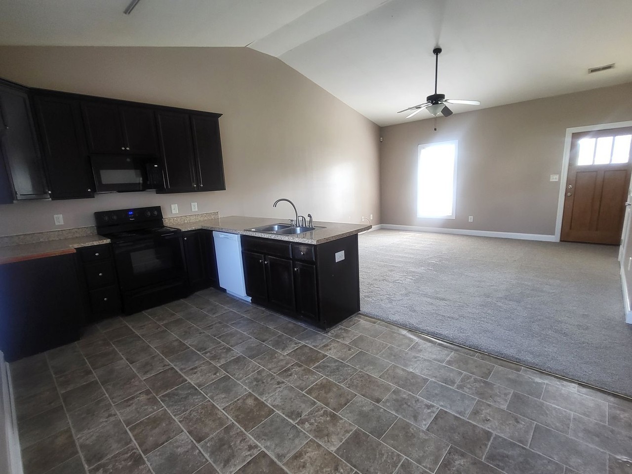 30 Wildberry Dr - Photo 4 of 9