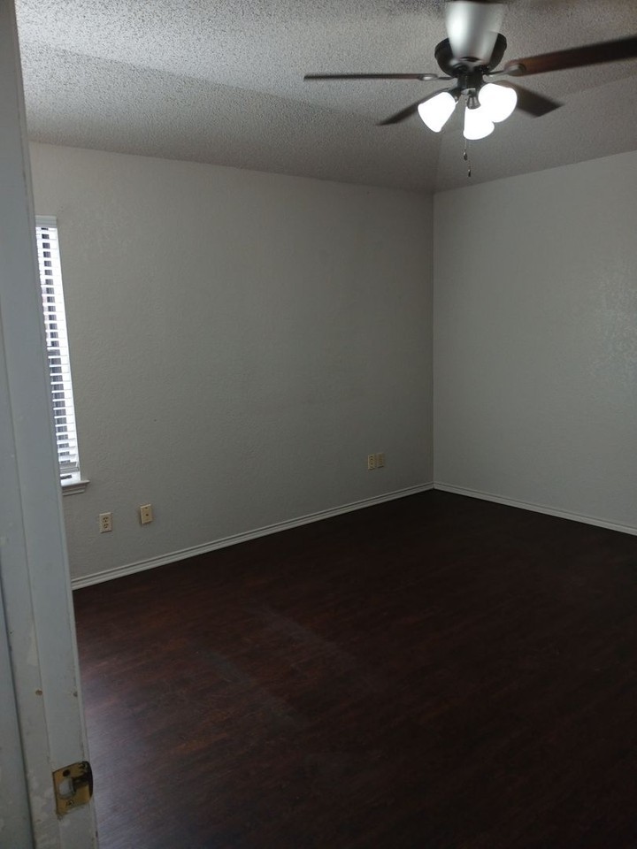 3419 Cooper Br E - Photo 7 of 31