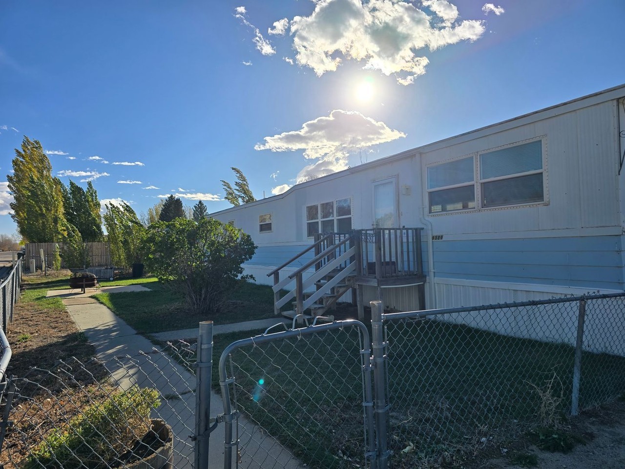 2813 Sunset Blvd - Photo 2 of 19