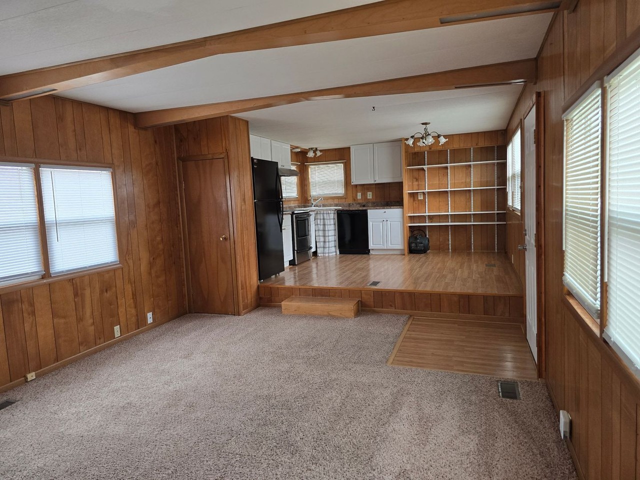 2813 Sunset Blvd - Photo 7 of 19