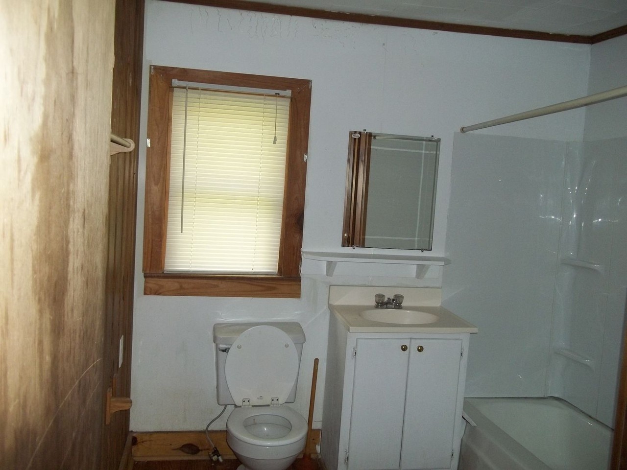 2447 Jones St - Photo 4 of 13