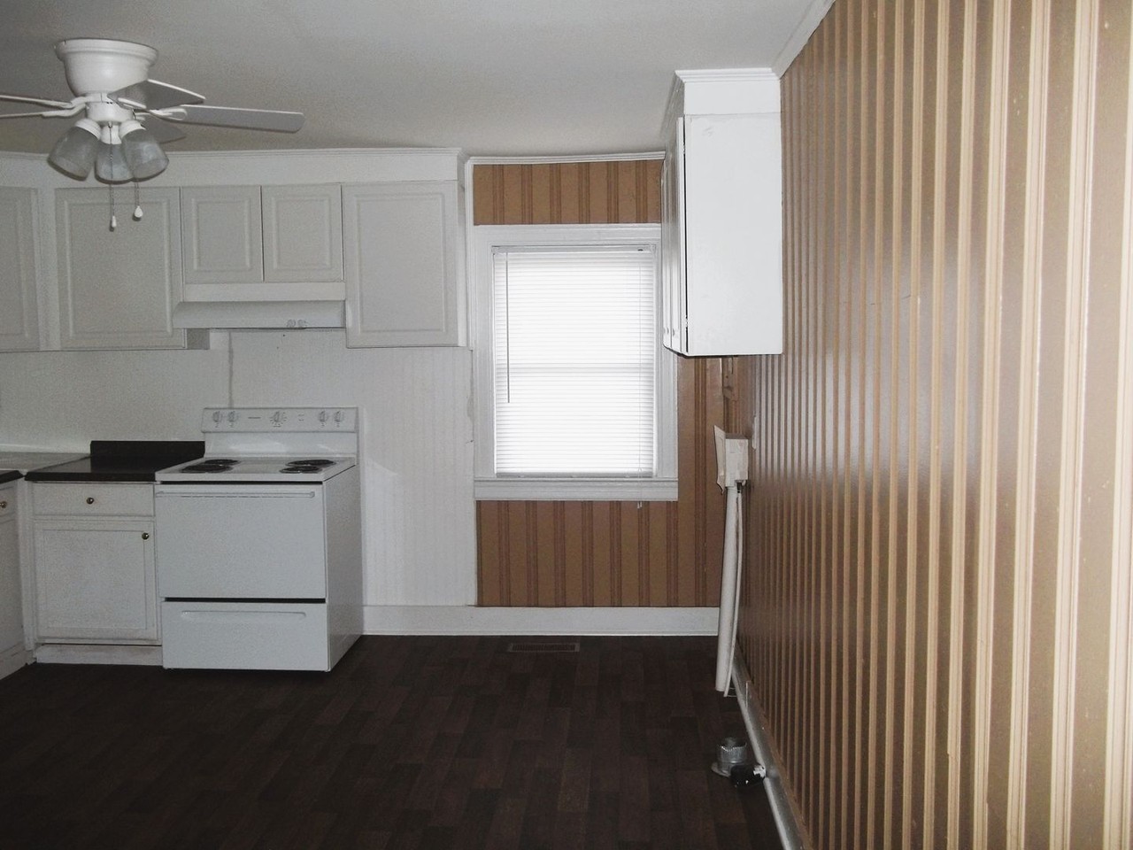 2447 Jones St - Photo 6 of 13
