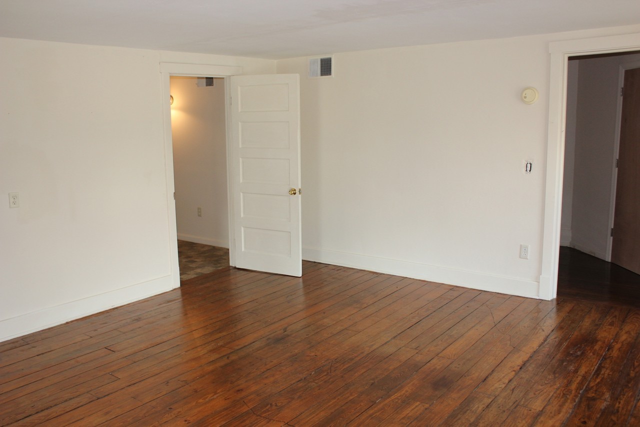 220 S Main St - Photo 2 of 11