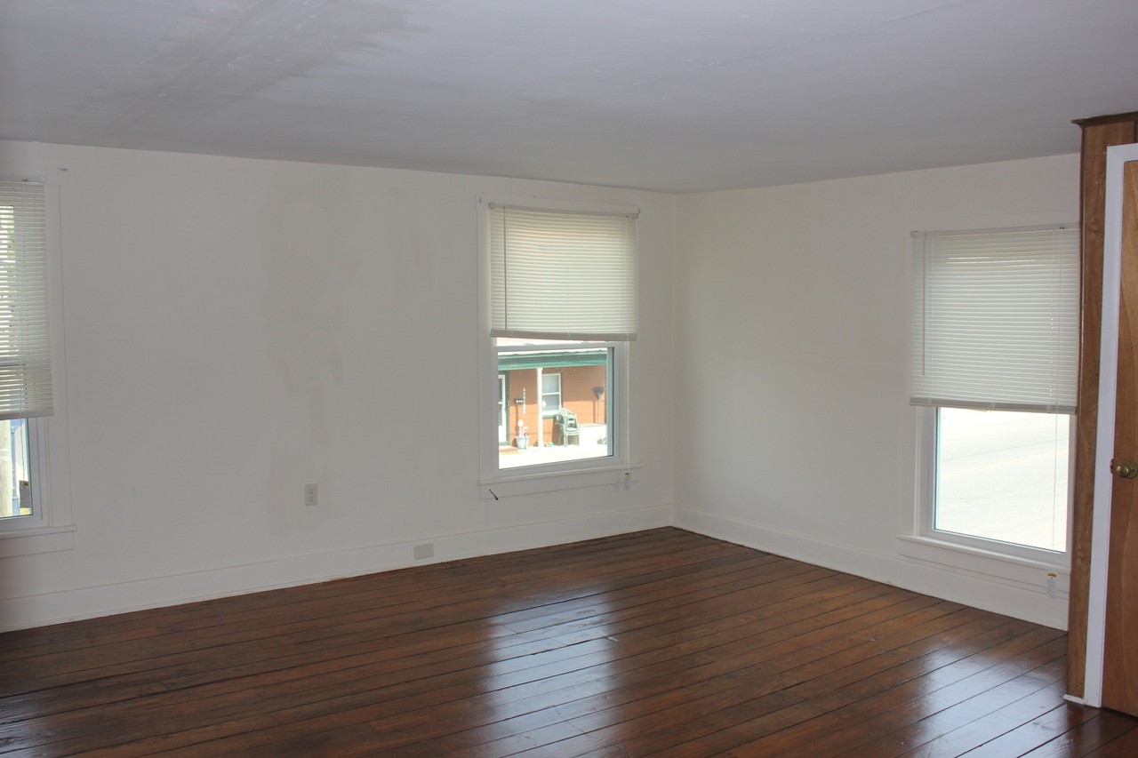 220 S Main St - Photo 3 of 11