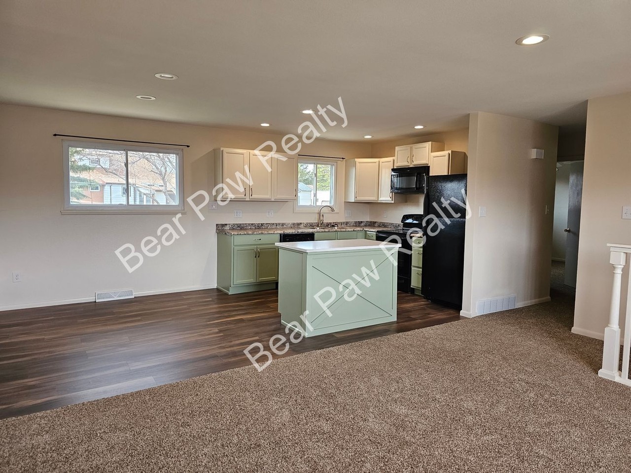 905 New Bedford Dr - Photo 2 of 23