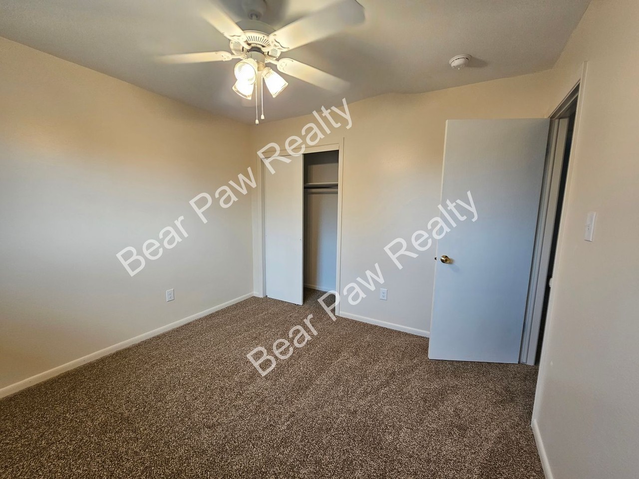 905 New Bedford Dr - Photo 7 of 23