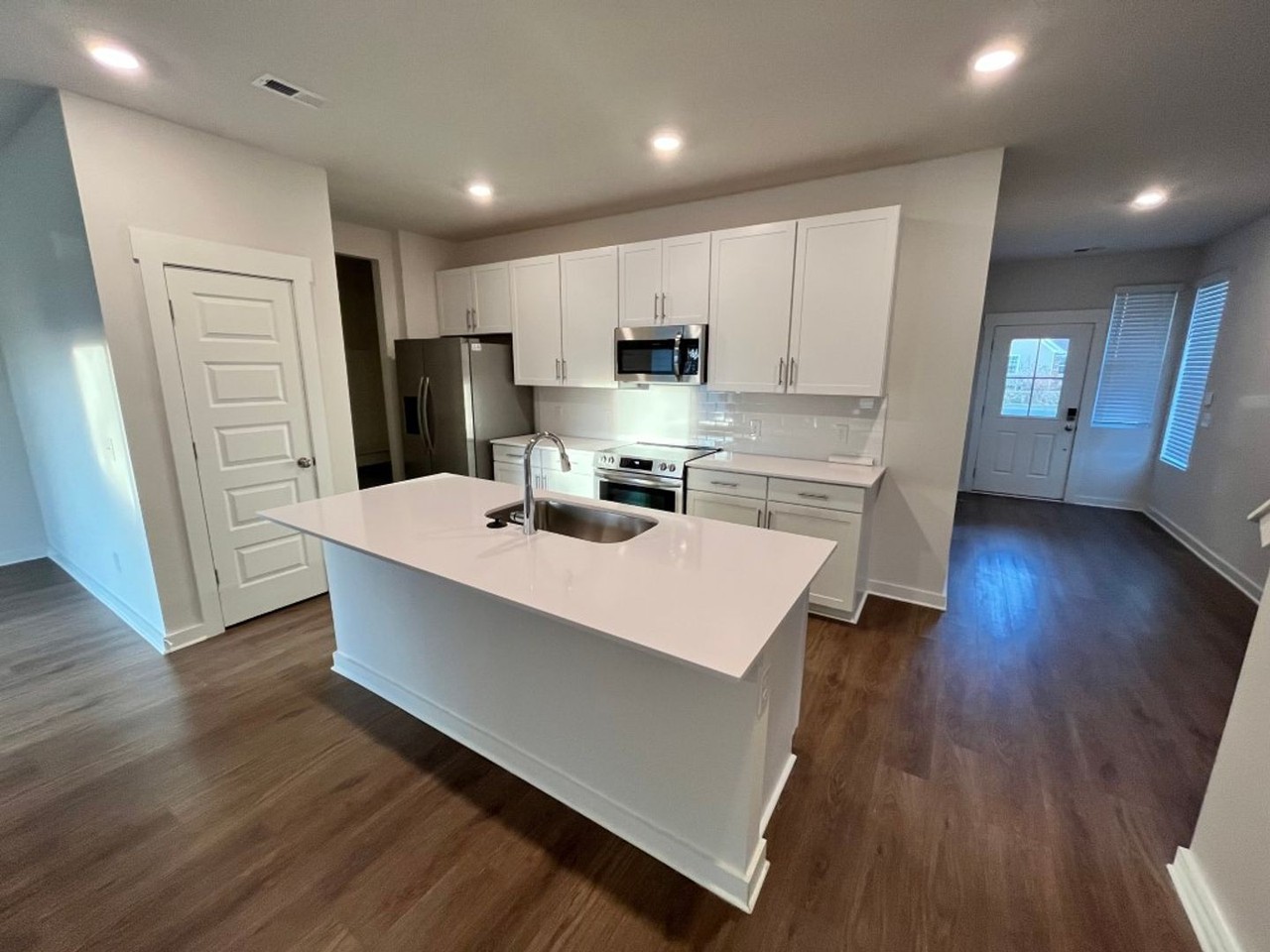 1021 Harmony Hills Dr - Photo 4 of 15