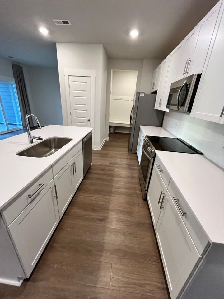 1021 Harmony Hills Dr - Photo 5 of 15