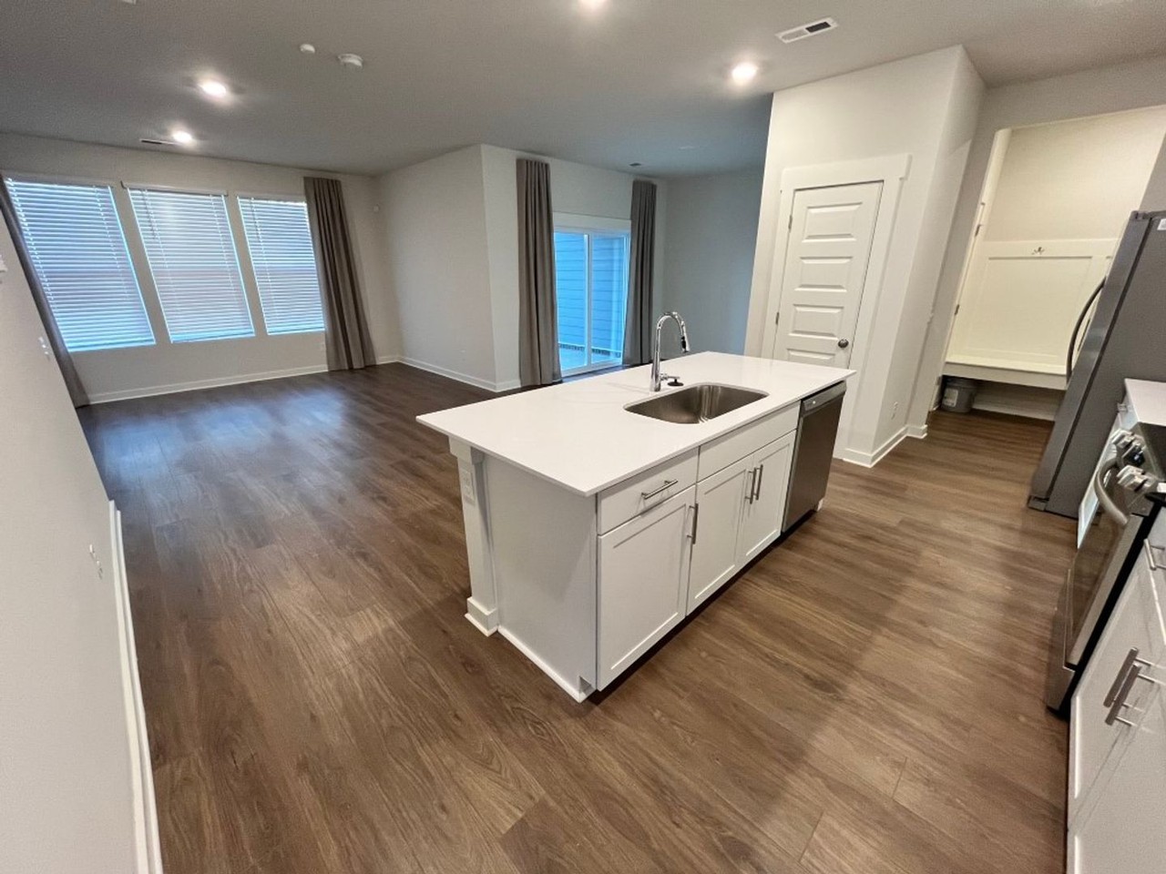 1021 Harmony Hills Dr - Photo 6 of 15