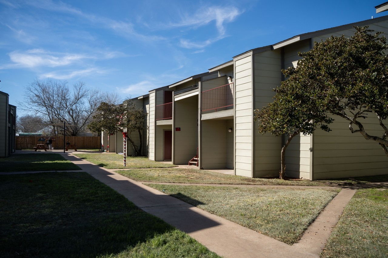 1725 Seydler Street - Photo 4 of 29