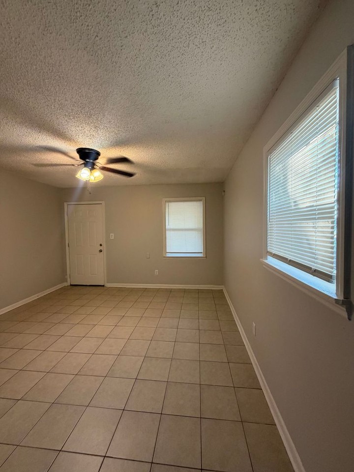 4861 Davis Dr - Photo 3 of 12
