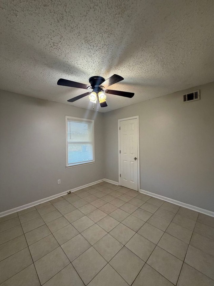 4861 Davis Dr - Photo 7 of 12