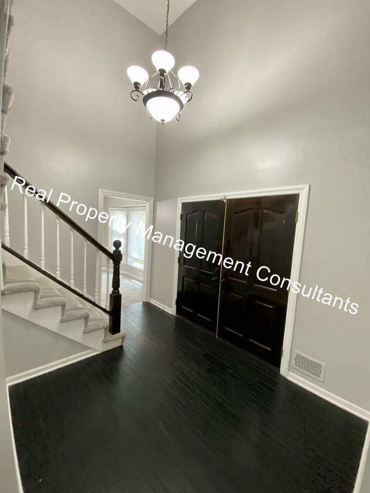 1326 S Winterbrooke Dr - Photo 3 of 33