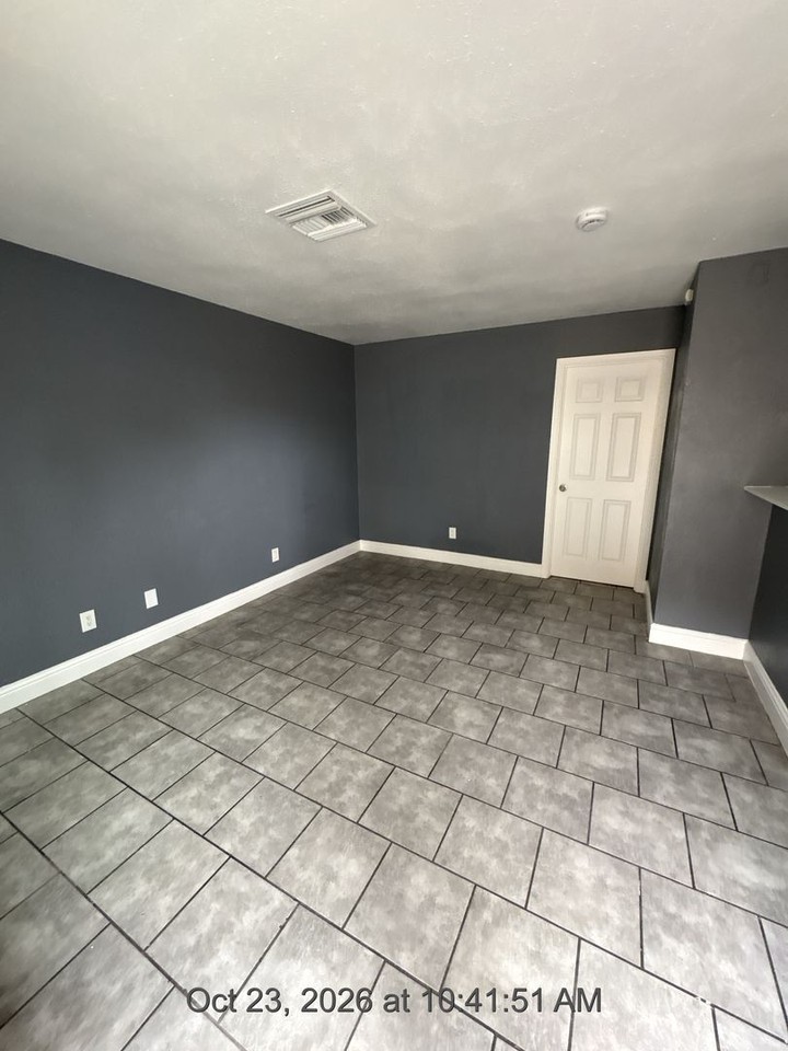 4069 - Photo 3 of 25