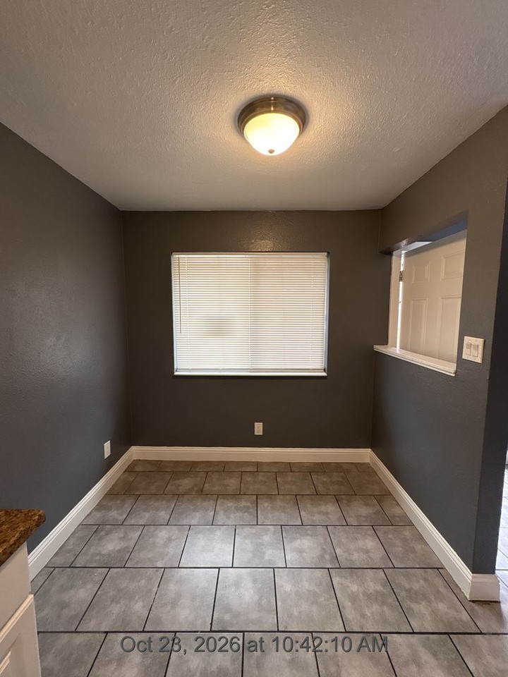 4069 - Photo 5 of 25