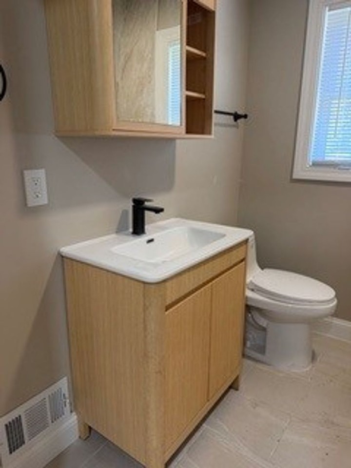 21890 Ridgedale St - Photo 4 of 17