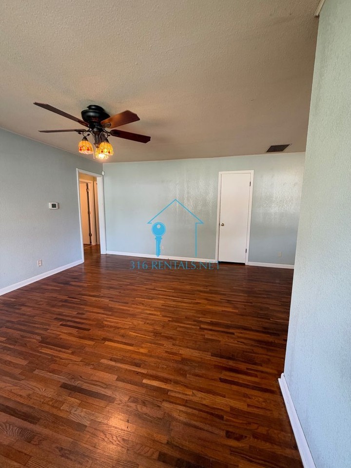 1009 Park Ave - Photo 4 of 19