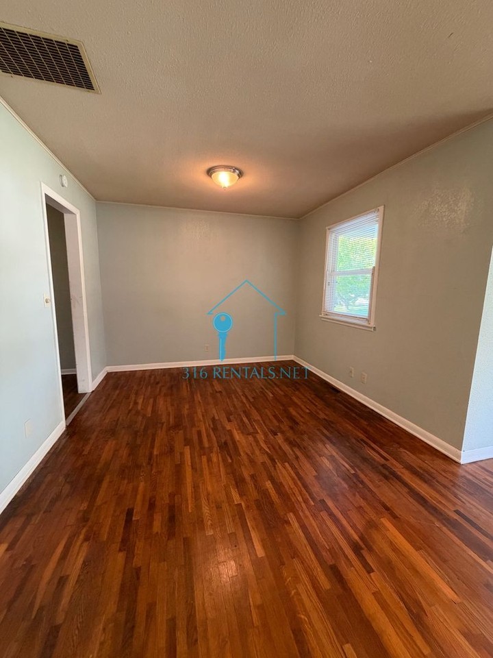 1009 Park Ave - Photo 6 of 19