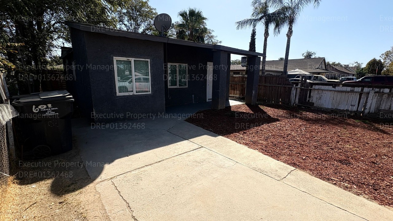 602 Date St - Photo 3 of 28