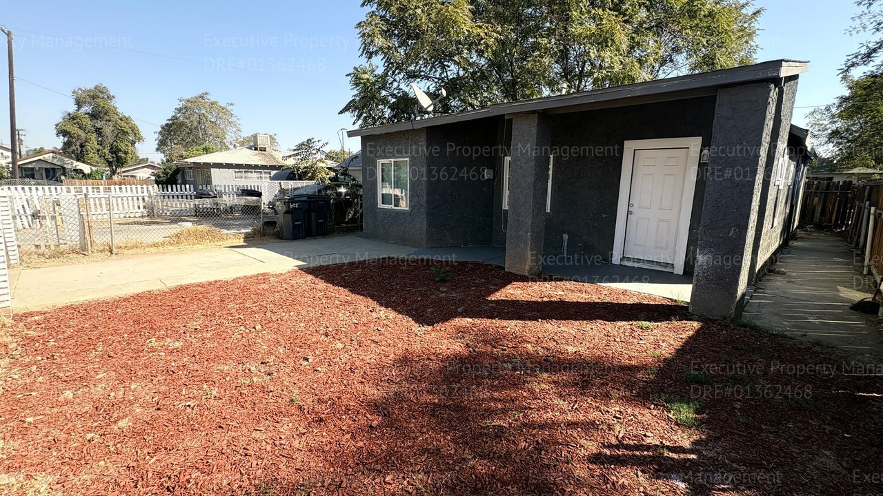 602 Date St - Photo 4 of 28