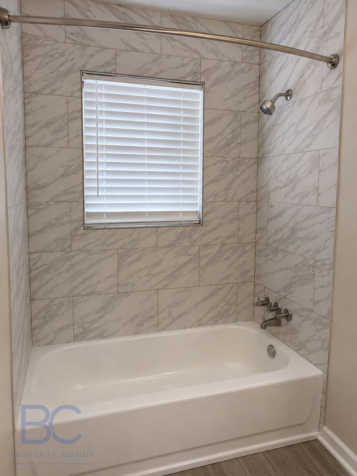 Oxford Hill Apartments - Photo 5 of 9