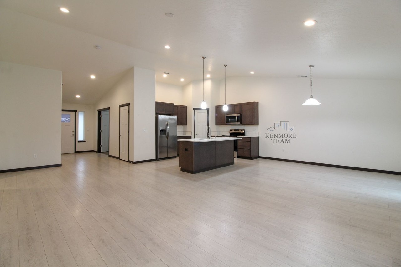 6609 Sockeye Ln - Photo 3 of 15