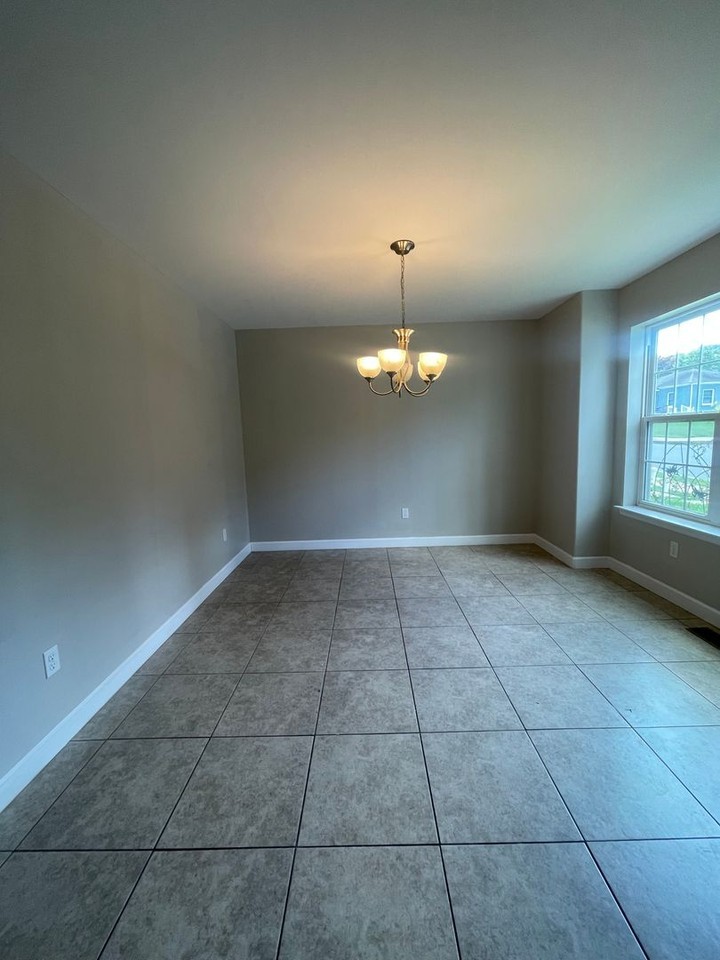 131 Washington St - Photo 2 of 12