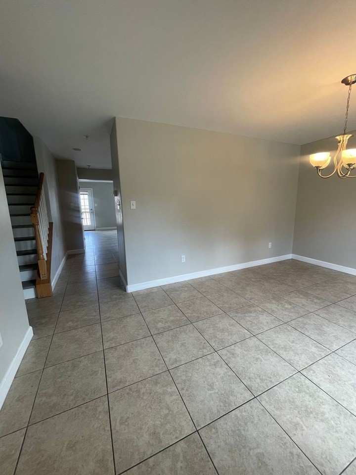 131 Washington St - Photo 5 of 12
