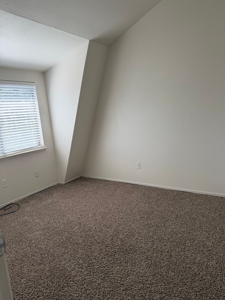 18384 Avenue 304 - Photo 6 of 8