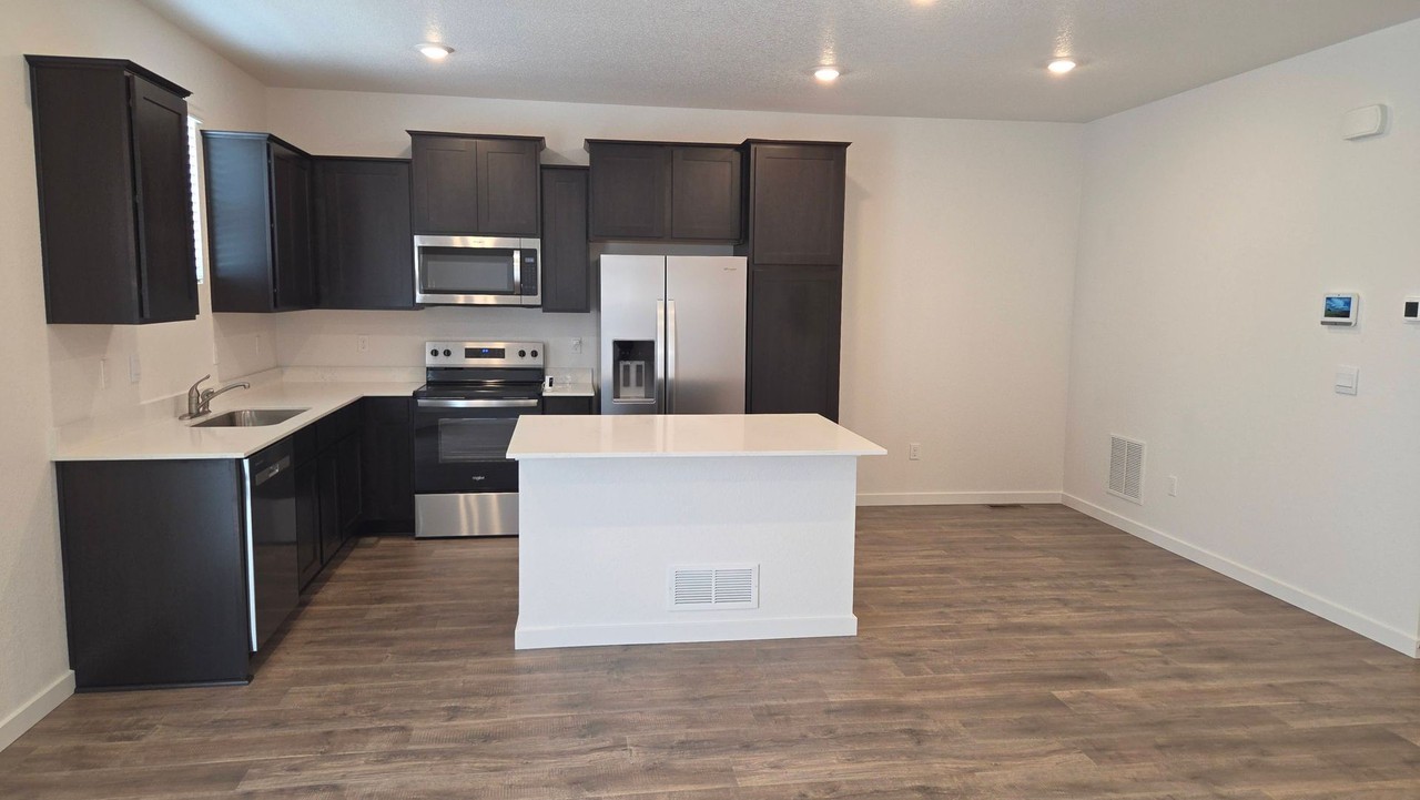 3638 Glenna Pl - Photo 4 of 28
