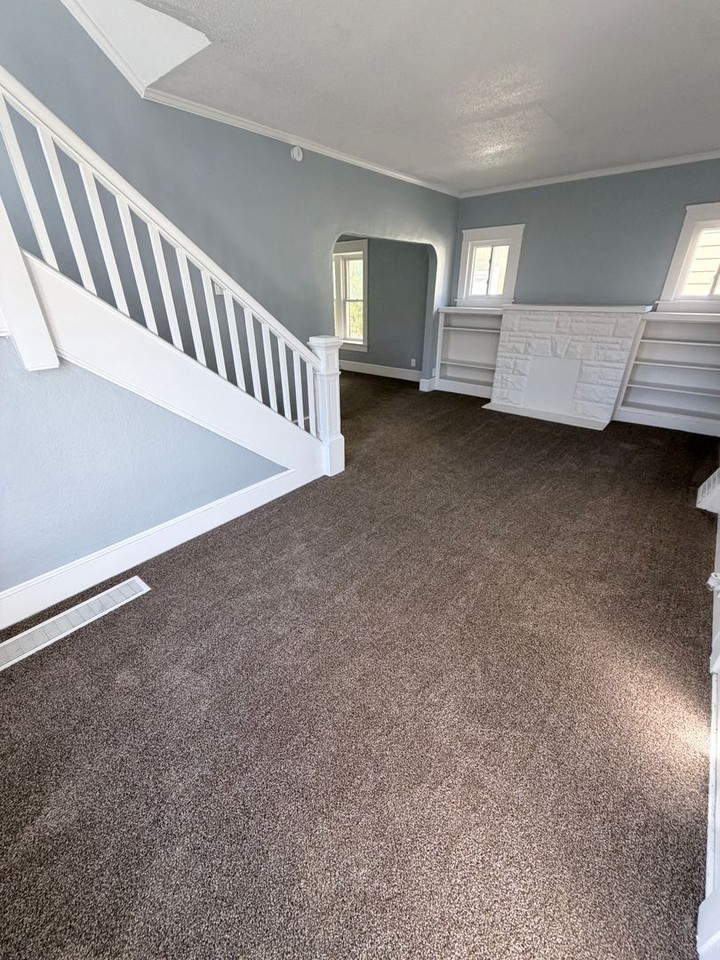 706 Florida Ave - Photo 3 of 17