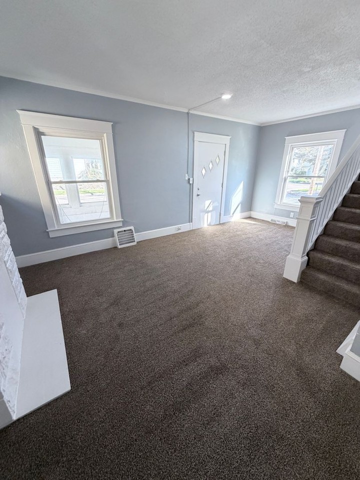 706 Florida Ave - Photo 4 of 17