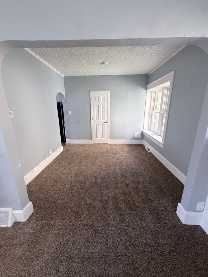 706 Florida Ave - Photo 5 of 17