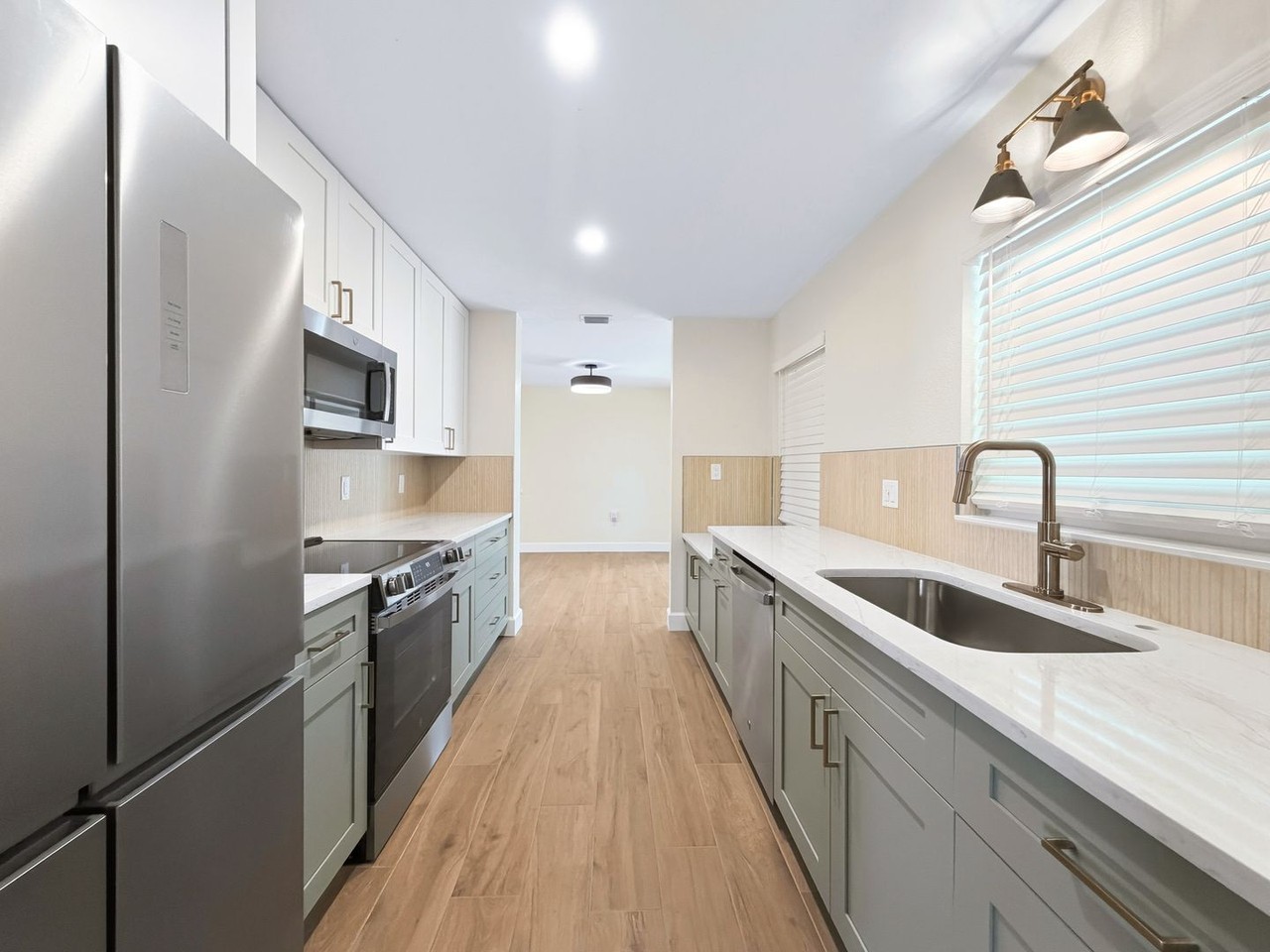 8586 Forsyth Dr - Photo 4 of 22