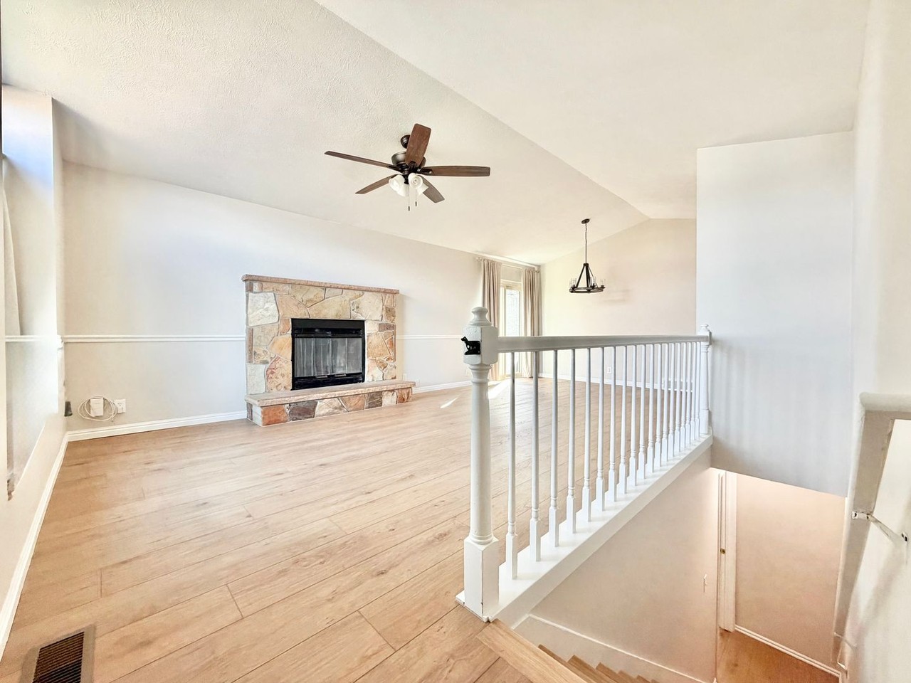5589 W Lilac Ave - Photo 2 of 26