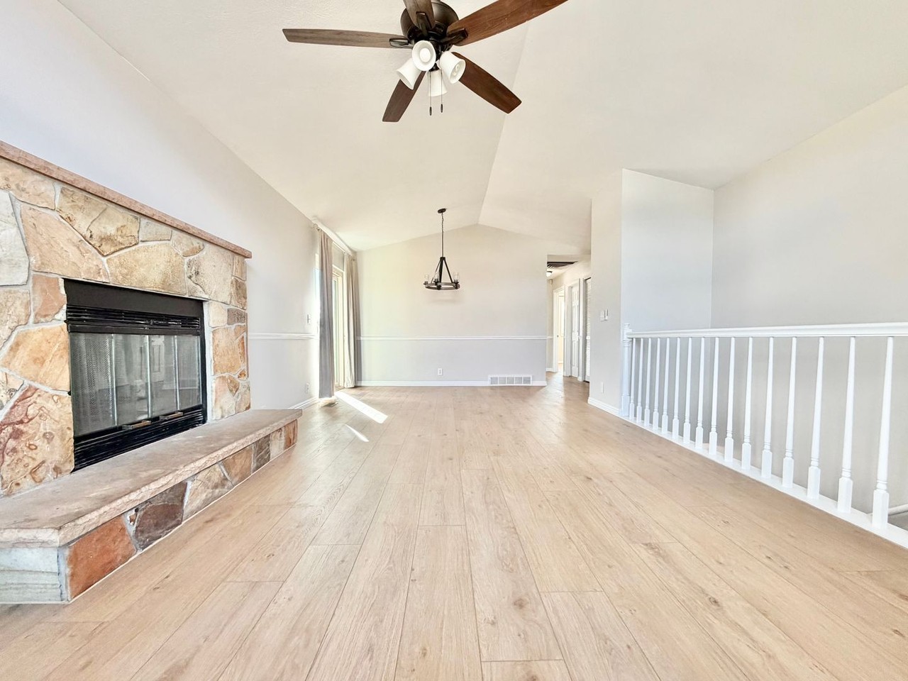 5589 W Lilac Ave - Photo 3 of 26